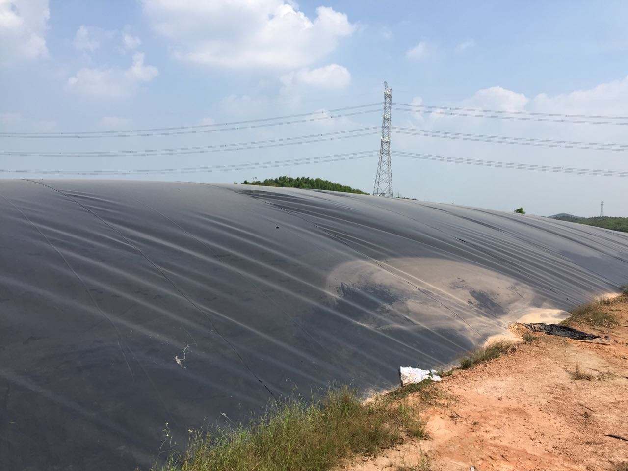 如何安全使用黑膜沼气池